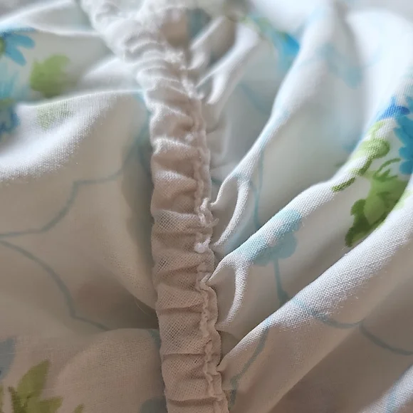 Floral Patterned Fabric - Picture 4 of 5